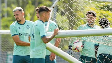 Arana y Vencedor, del Racing.