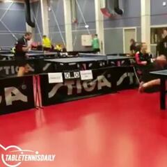 El punto de tenis que está en boca de todos por surrealista