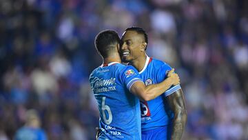 Erik Lira and Willer Ditta of Cruz Azul during the 9th round match between Cruz Azul and Guadalajara as part of the Liga BBVA MX, Torneo Apertura 2024 at Ciudad de los Deportes Stadium on September 21, 2024 in Mexico City, Mexico.