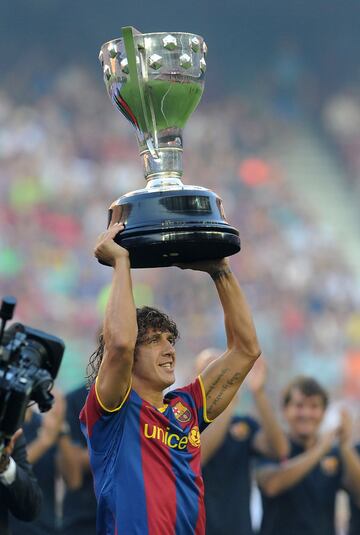 Desarrollo toda su carrera en el Barcelona, llegó en la temporada 1995-1996, para integrarse en sus categorías inferiores y permaneció en el club hasta que en 2014 se retiró después de 19 años en la entidad y tras 15 temporadas en el primer equipo.