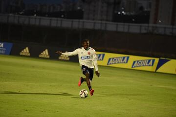 Los dirigidos por Reinaldo Rueda tuvieron su tercer día de prácticas. En la mañana hicieron trabajo de campo mientras que en la tarde se realizó gimnasio y trabajo en cancha.