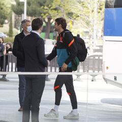 Marcos Alonso se despide de los trabajadores del Chelsea