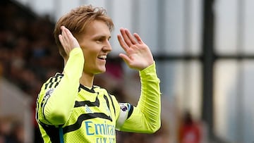 Martin Ødegaard, jugador del Arsenal, celebra el gol anotado ante el Burnley.