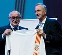 Cataluña y Holanda podrían
jugar en homenaje a Cruyff