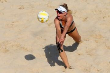 Campeonato femenino de voley playa Abierto de Hudson River Park de Nueva York.