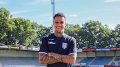 Van der Wiel con el Waalwijk.