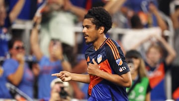 Evander frena a Messi