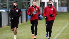 30/01/19 Entrenamiento Deportivo de La coru&ntilde;a. Krohn Dehli y Saul con el fisio