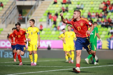 No empezó como titular en 'La Rojita', pero poco a poco se erigió como uno de los líderes del equipo. El extremo de 19 años acumula ya varios partidos en el primer equipo del Betis.