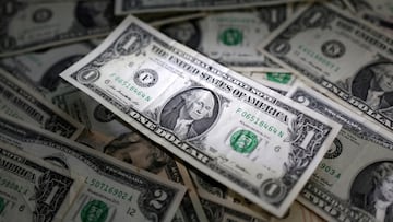 El peso ha ganado terreno frente al dólar, pero ¿por qué esto es una mala noticia para quienes dependen de las remesas? Aquí la explicación.