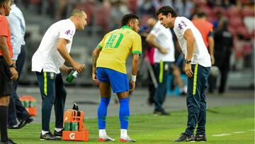 Neymar: PSG issue update on Brazil star's hamstring injury