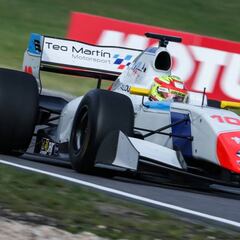 Palou asombra en Nurburgring y se lleva una imponente pole