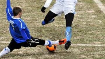 Estonia se aprovechó de un Uruguay pálido y sin ideas