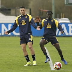 Los laterales, primera ‘urgencia’ de verano para el Depor