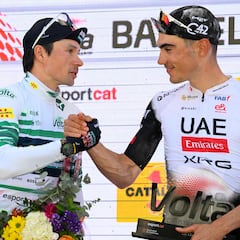 Ayuso: “Roglic fue el más fuerte, chapeau por él”