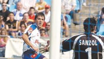 <b>UN COLADERO. </b>Osasuna volvió a las andadas en La Romareda y su defensa hizo aguas hasta el punto de que el Zaragoza le metió cinco.