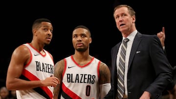 CJ McCollum, Damian Lillard y Terry Stotts.