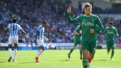 Deulofeu celebra uno de sus goles al Huddersfield.