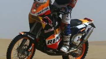 El Rally de Abu Dhabi, primera prueba puntuable de la Copa del Mundo de "raids" culminó hoy con la disputa de la quinta etapa, de 275,95 kilómetros de recorrido especial entre el oasis de Tal Mureeb y la capital, en los que se impuso el noruego Pal Anders Ullevalseter y el español Marc Coma se clasificó tercero, dos posiciones por delante de Despres.