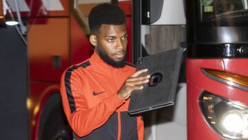 Lemar, a la salida del autobús.