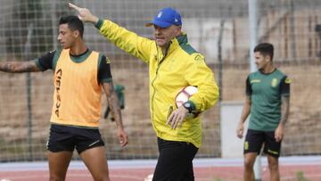 Pepe Mel: "Le pido a la afición un soplo de aire a favor"