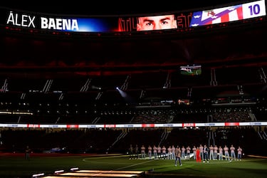 35.114 seguidores celebraron los fichajes y la plantilla del Cholo en el estadio Metropolitano. En la imagen, el Sky Ribbon. Pantalla 360º en la cúpula del recinto.