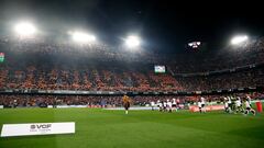 Los tifos de Mestalla. El color de la grada en las grandes noches europeas, ligueras y coperas.