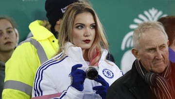 Esta hincha del Chelsea se hizo viral por ir a ver el Everton-United