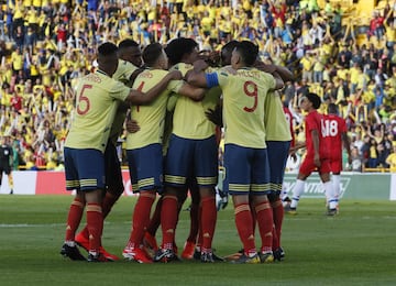 Colombia vence a Panamá en el estadio El Campín en amistoso de preparación para la Copa América de Brasil.