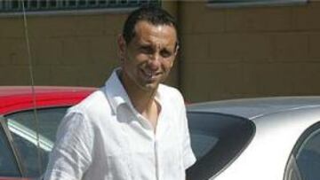 <B>FELIZ.</B> El extremo búlgaro no oculta su satisfacción por haber fichado por el Atlético.