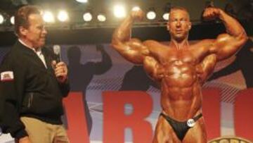 <b>ARNOLD CLASSIC 2011. </b>Matthias Botthof, campeón amateur de la prueba, junto a Arnold (a la izquierda como Mister Olympia) y Santonja.