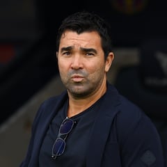 Deco apunta a los jugadores