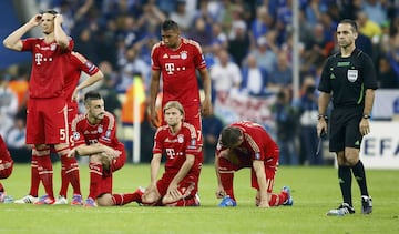 La quinta y última vez que el Bayern perdió la final de la Champions lo hizo desde los once metros, fue en 2012 frente al Chelsea y acabo con un resultado de Bayern 1 (3)-Chelsea (4). Anteriormente había perdido las finales de 1982, 1987, 1999, 2010, un total de 5 finales perdidas frente a seis finales en las que terminó levantando el tan ansiado trofeo europeo.
