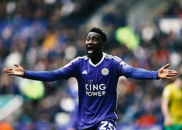 Wilfred Ndidi es un jugador que el FC Barcelona tiene en su radar, ya que el mediocentro de 27 años puede ser una de las opciones más asequibles para el club blaugrana. El mediocentro nigeriano actualmente juega para el Leicester City en el Championship.