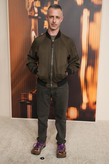 Jeremy Strong posa durante la alfombra roja de la recepcin de los nominados a los Oscar 2025 en la Academy Museum of Motion Pictures de Los Angeles.