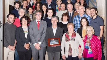 El ayuntamiento de Vitoria rinde homenaje a Martín Fiz