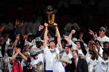 Nowitzki celebra el título conquistado en 2011