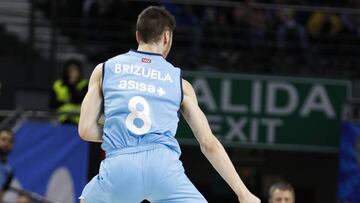 Darío Brizuela celebra una canasta durante el Movistar Estudiantes-Tecnyconta Zaragoza