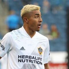 Julián Araujo negó a las Chivas, prioriza Europa