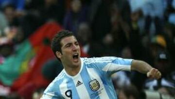 Higuaín: "Me olvidé de pedir la pelota"