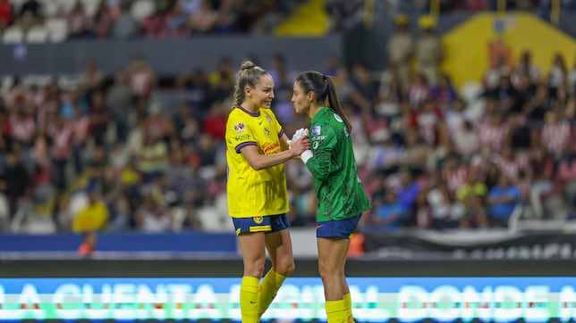 América empata el Clásico, con una menos y Karen Luna de portera
