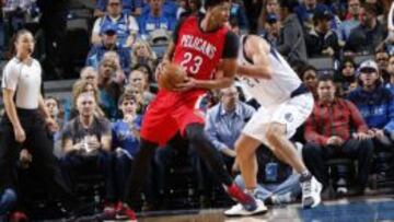 Dvis, defendido por Pachulia.