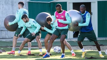 Sidnei, junto a sus compa&ntilde;eros en un entrenamiento. 