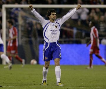 El jugador argentino no renov¨® con el Valencia en 2007, y termin¨® fichando a coste cero por el Villarreal. Pero poco despu¨¦s lleg¨® el Real Zaragoza que pag¨® su cl¨¢usula de 6 M€, sin que llegara a debutar con el equipo de Castell¨®n.