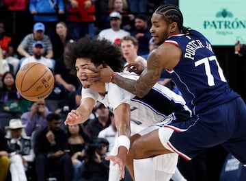 Cada partido de la NBA es una batalla campal. Cada posesión cuenta. Cada balón cuenta, como demostró el base de Orlando Magic Anthony Black, que vio cómo Kevin Porter Jr., su rival de Los Angeles Clippers, le metía un dedo en el ojo en la lucha por una pelota suelta en el partido que disputaron en Inglewood, California.