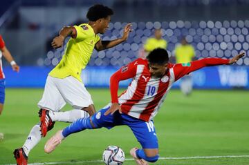 Por la fecha 10 de las Eliminatorias Sudamericanas, el equipo de Reinaldo Rueda se llevó un punto del estadio Defensores del Chaco. Sanabria marcó para el local mientras que Cuadrado empató el partido.