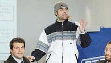 <b>OBJETIVO CUMPLIDO</b>. Los diarios deportivos barceloneses se hicieron eco de la jaimitada de Jimmy Jump. Mundo Deportivo le dio más bola, en sus páginas interiores, que Sport, que sólo mostró una serie de fotografías.