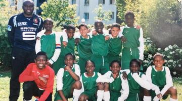Cuando tenía solamente 9 años, Kylian Mbappé (abajo a la derecha) defendió los colores de su ciudad natal (Seine-Saint-Denis).
