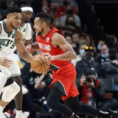 A Giannis le bastan 25 minutos para destrozar a los Blazers