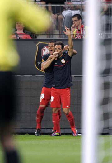 Su primer gol en Europa lo anotó el 29 de septiembre de 2011 ante el Rennes.